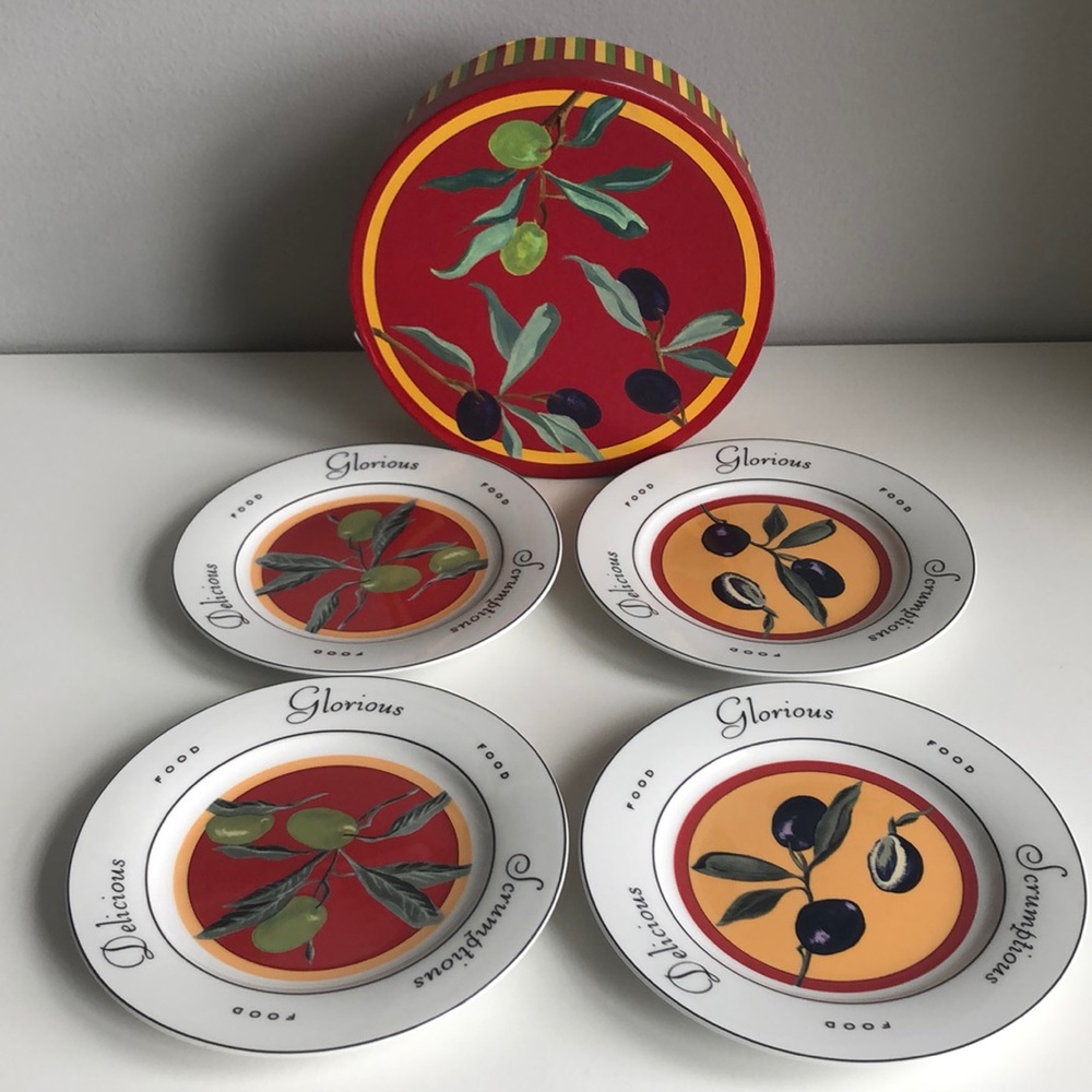 Oliver Olive Design Appetizer/Dessert Plates Set